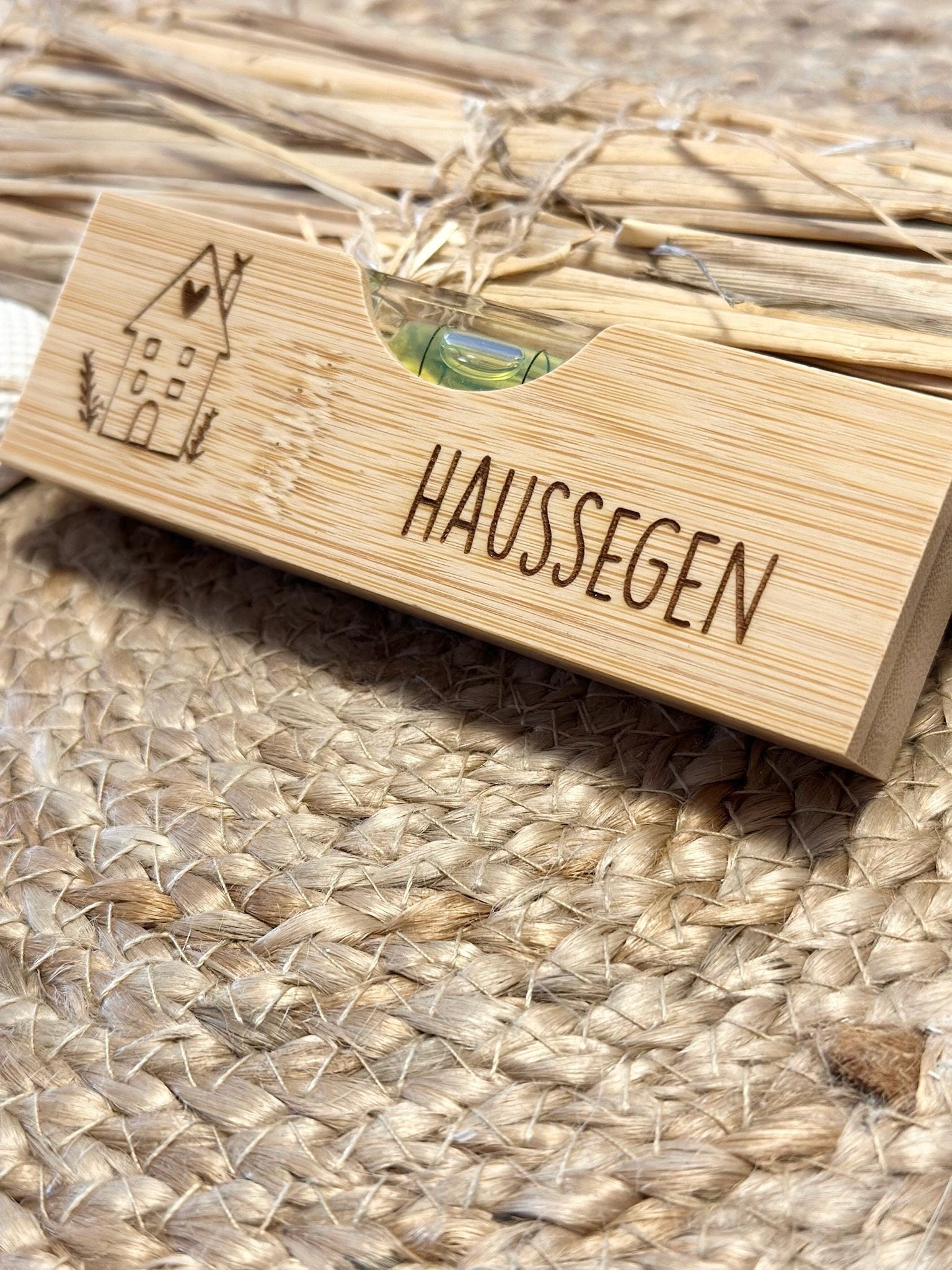 Einweihungsgeschenk, Einzug in Haus / Wohnung, neues Zuhause, Geldgeschenk, Geschenkset mit Holzbox, Wasserwaage, Haussegen