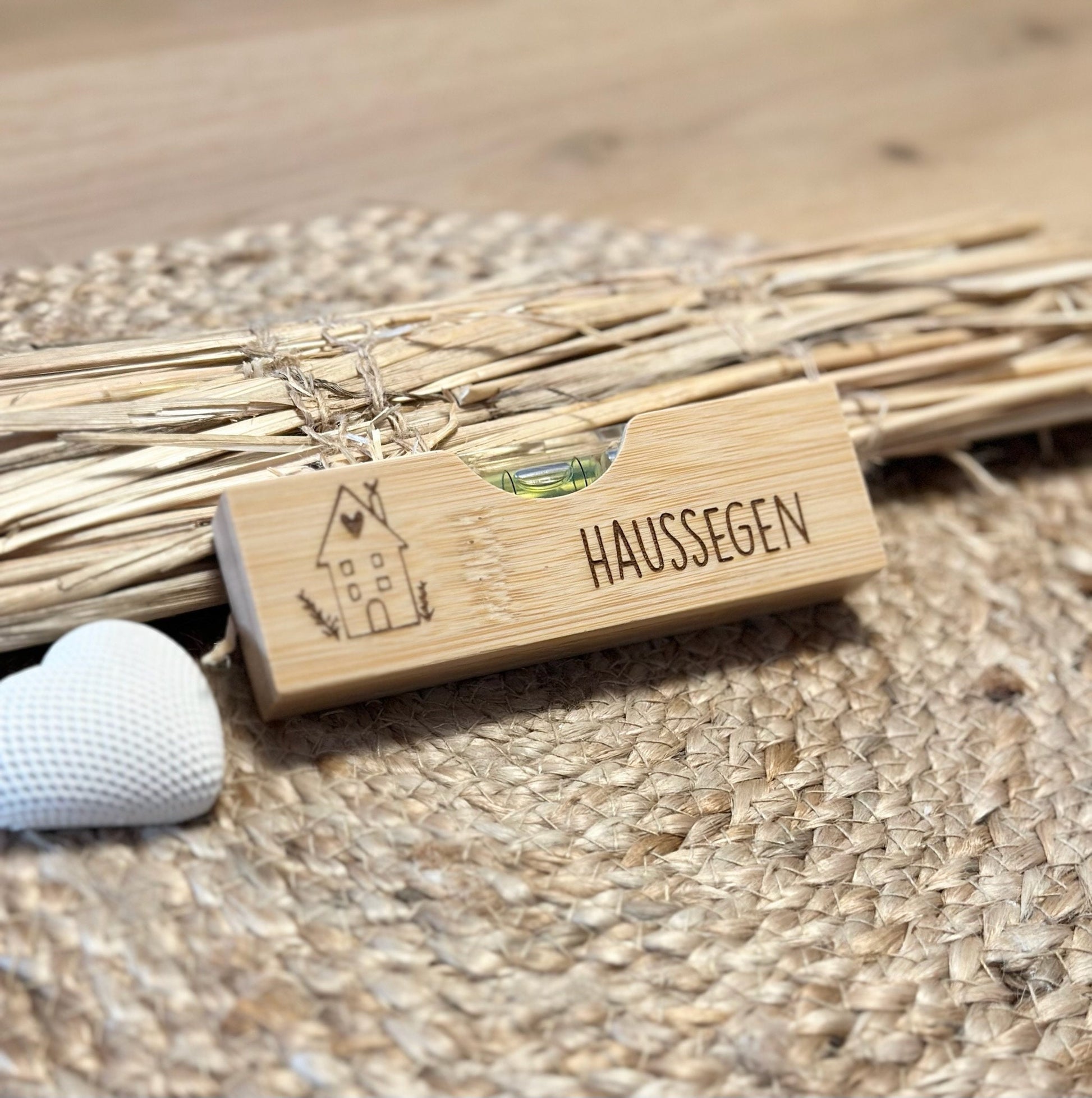 Einweihungsgeschenk, Einzug in Haus / Wohnung, neues Zuhause, Geldgeschenk, Geschenkset mit Holzbox, Wasserwaage, Haussegen