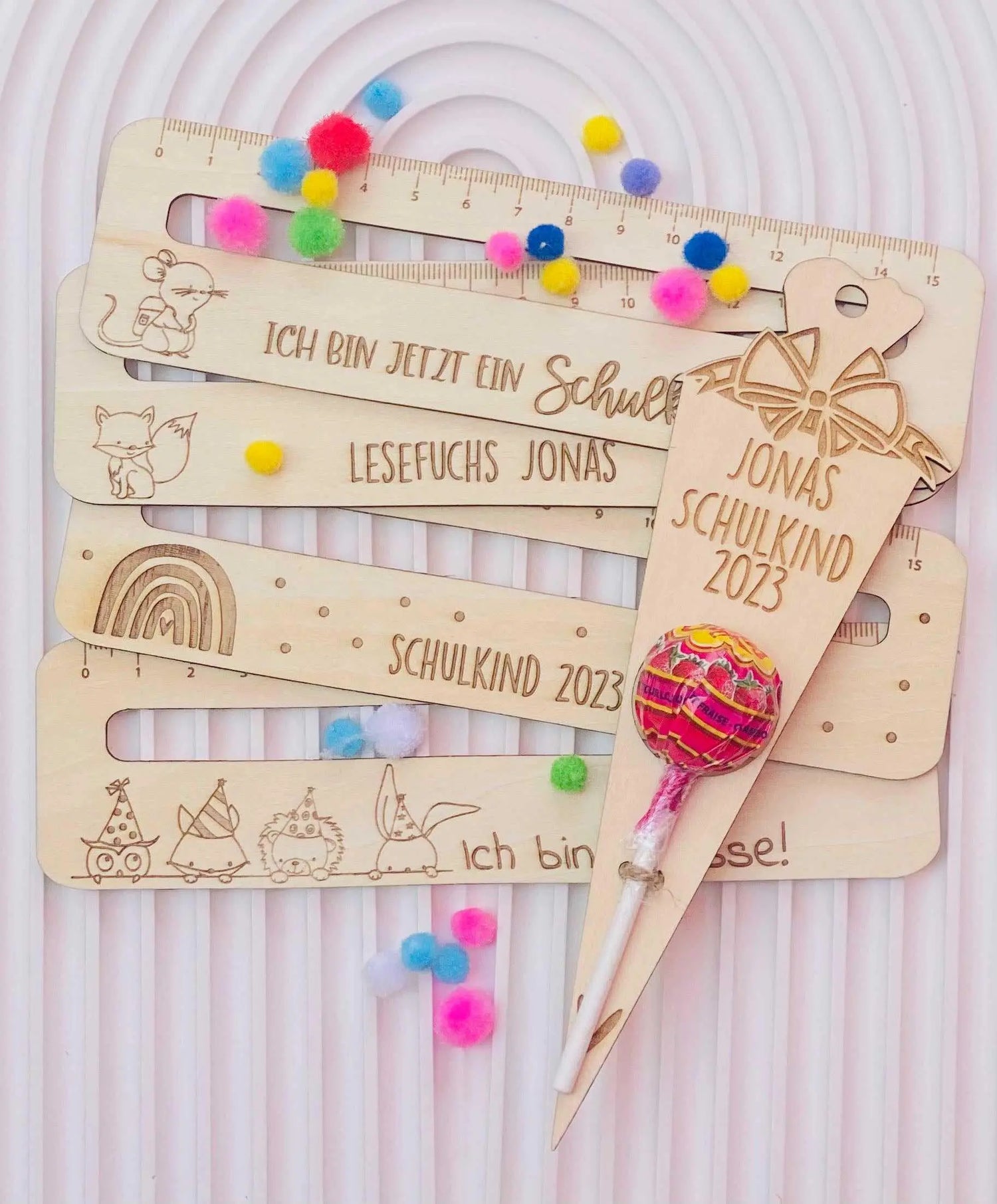 Personalisierte Holzlineale und Schultüte zur Einschulung, bunte Deko, Lieblingsschuppen.de