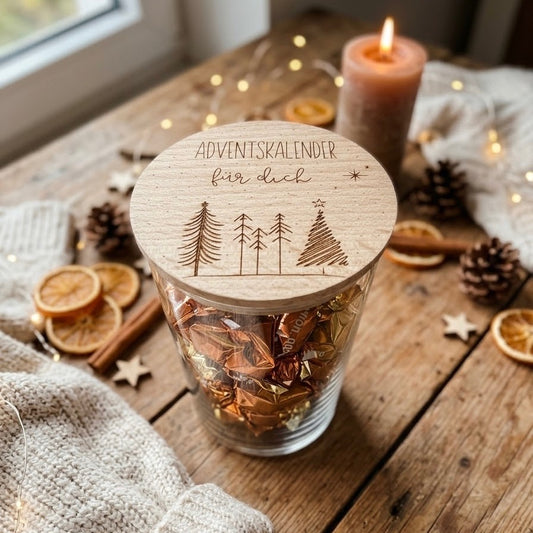 Graviertes Glas mit Holzdeckel als DIY-Adventskalender zum Selbstbefüllen