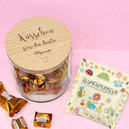 Küsschen für die beste Mama – Glas mit graviertem Holzdeckel