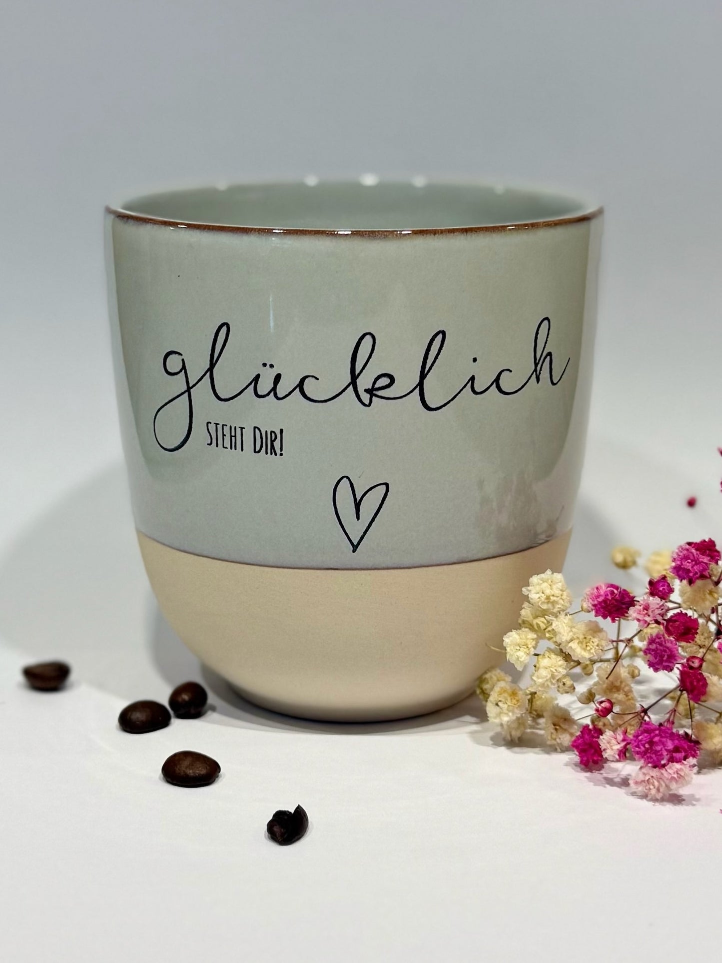 Tasse „glücklich steht dir!“ – 350 ml – Liebevoll, inspirierend & graviert
