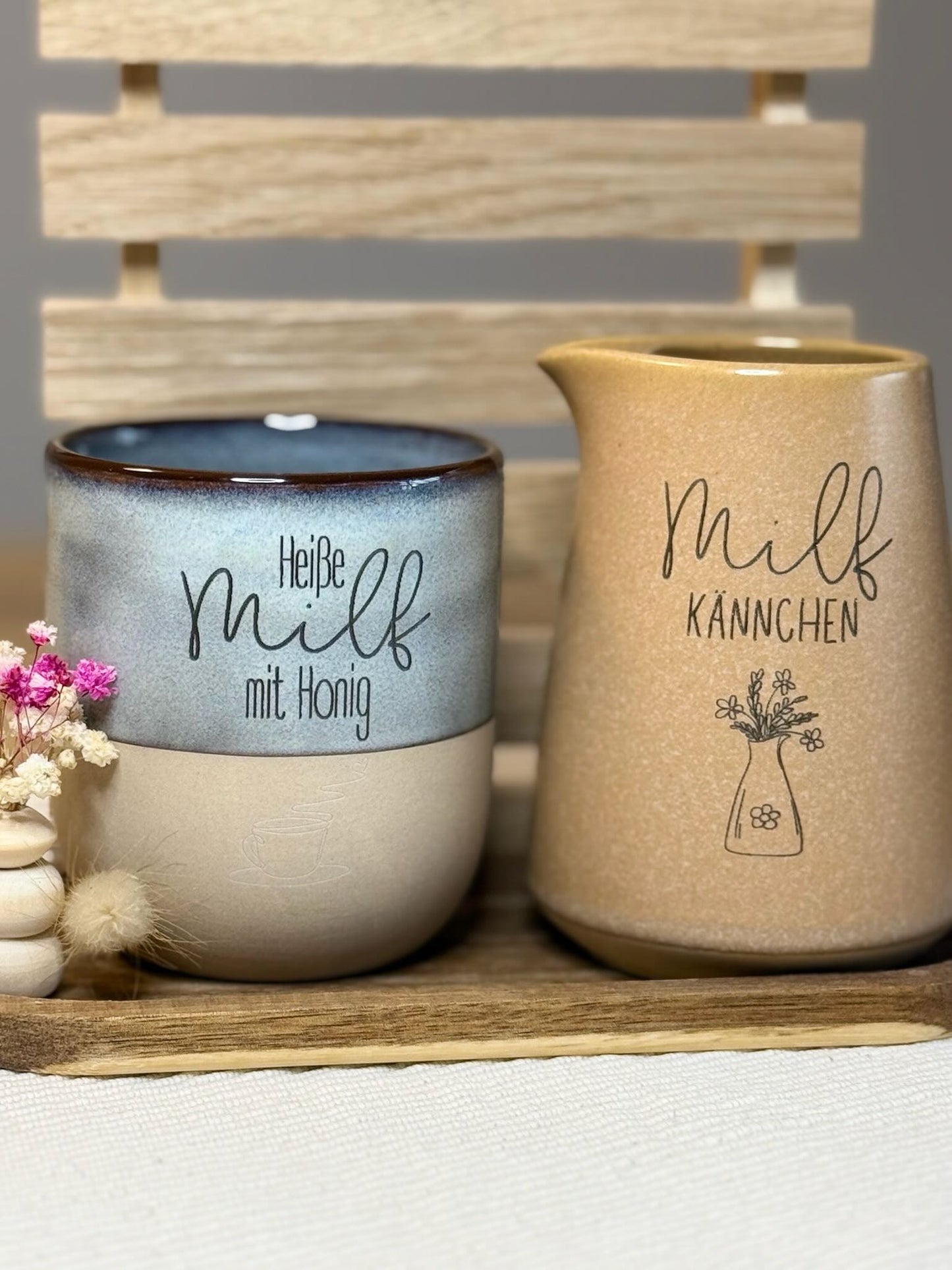 Heiße MILF mit Honig – Tasse & Kännchen im Set oder einzeln