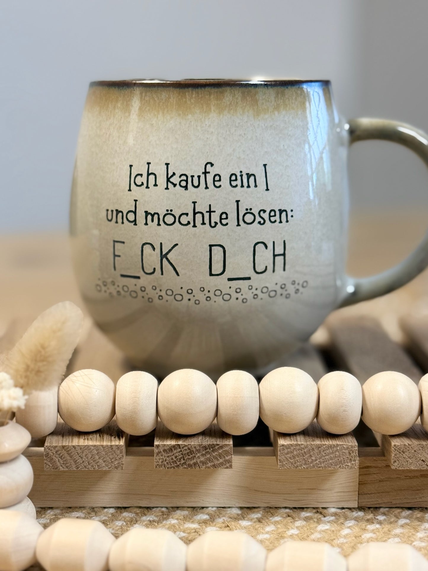 Galgenmännchen-Tasse – Statement mit 400 ml – „H_ALTS M_AUL“ oder „F_CK D_CH“