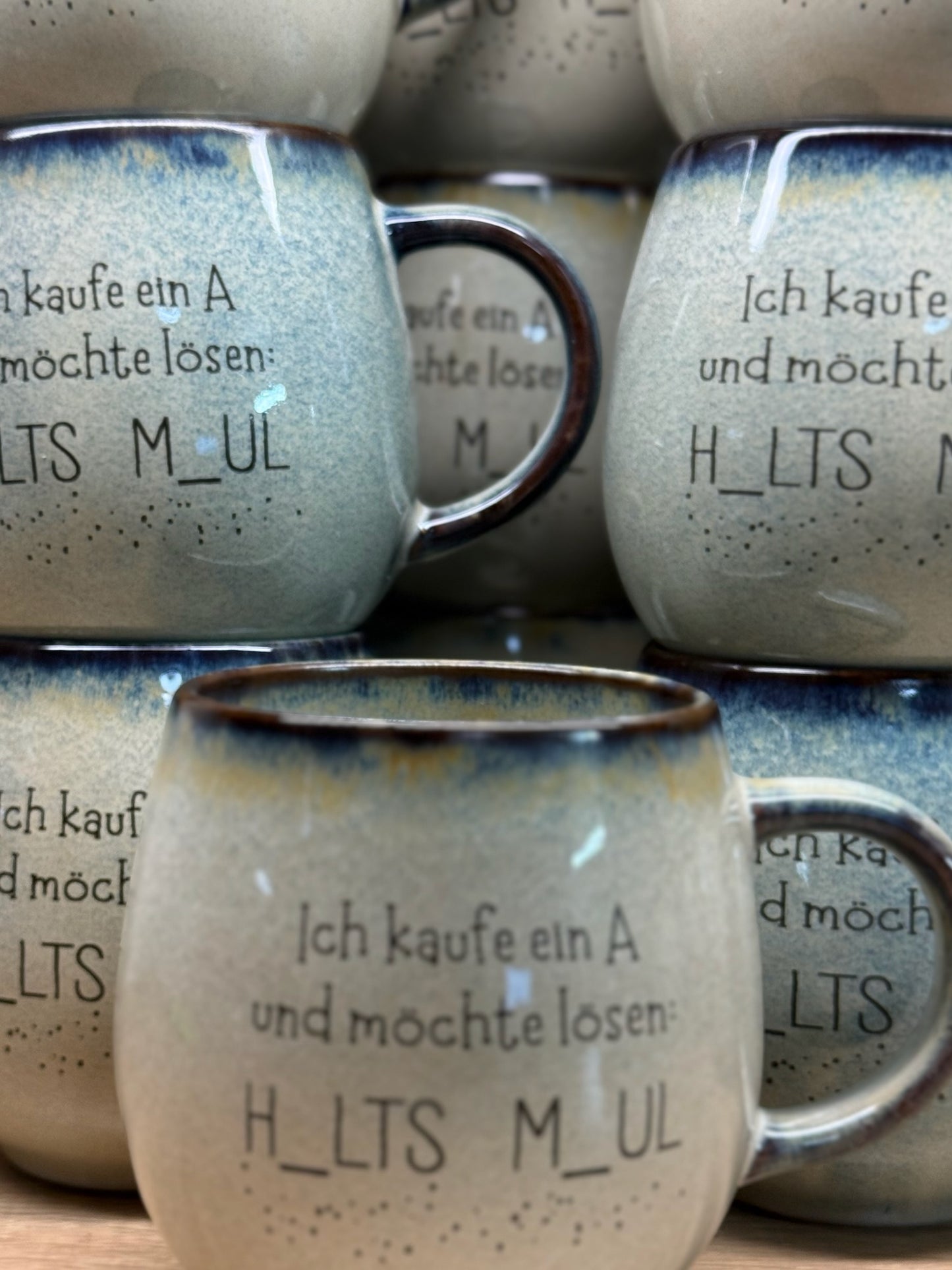 Galgenmännchen-Tasse – Statement mit 400 ml – „H_ALTS M_AUL“ oder „F_CK D_CH“