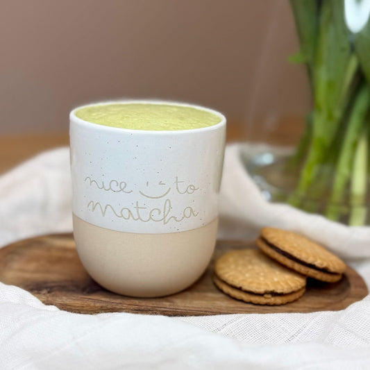 nice to matcha Tasse 320 ml, graviert, Geschenk für Kaffee- & Matcha-Fans