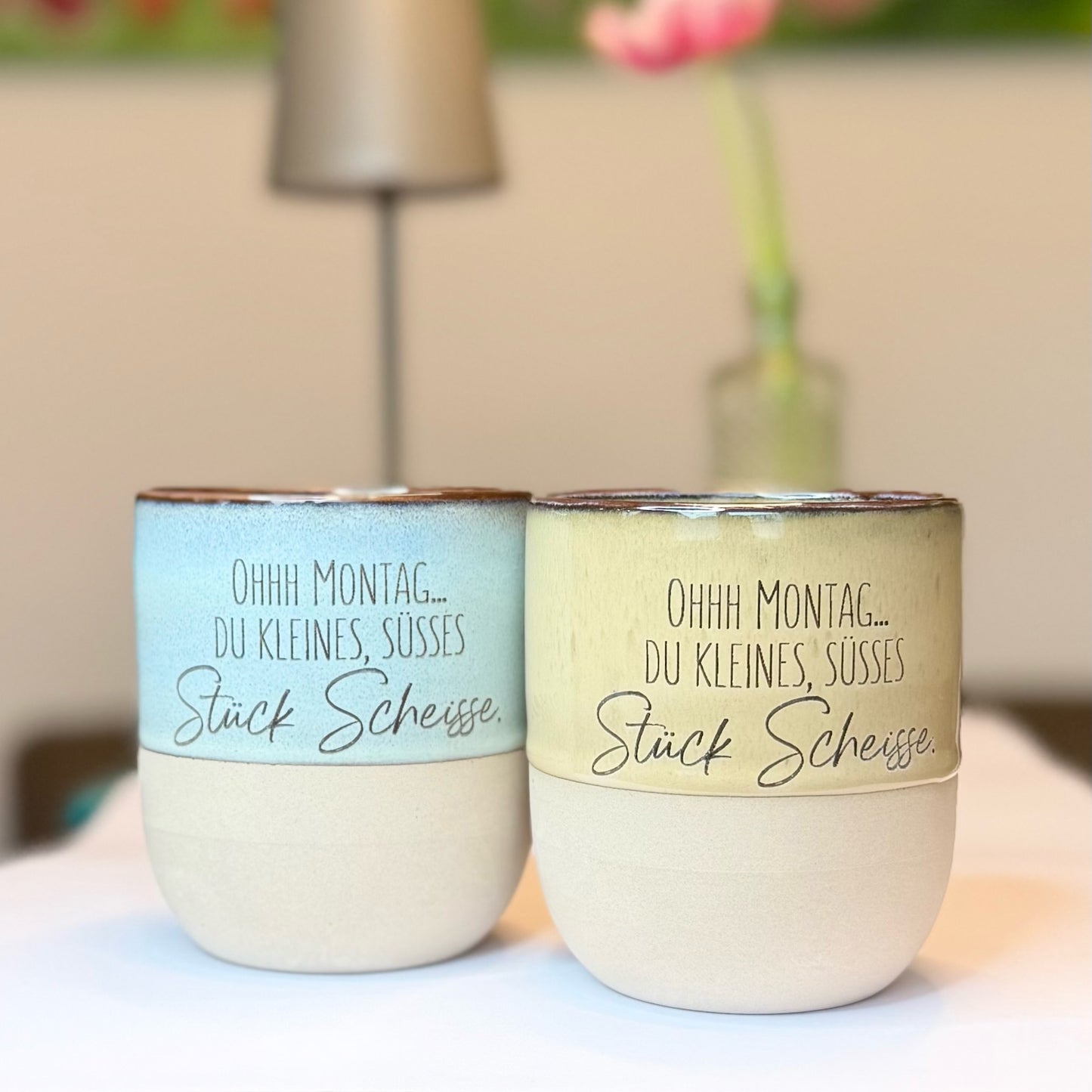 Statement-Tasse „OHHH MONTAG... DU KLEINES, SÜSSES Stück Scheisse." – witzig, frech & handveredelt – lustiges Geschenk für Büro & Freunde