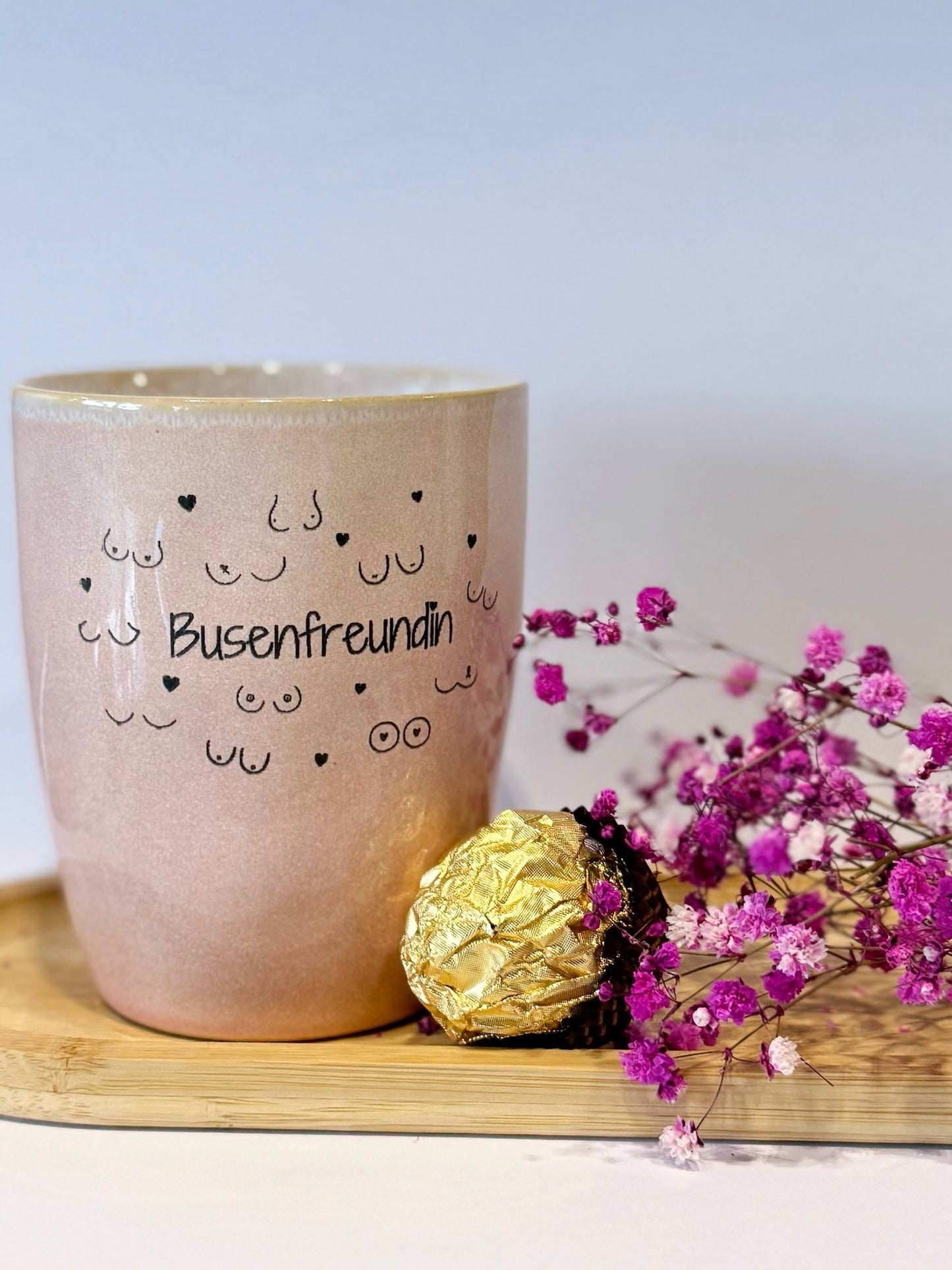 Busenfreundin Keramiktasse – dein Brüste-starkes Statement!