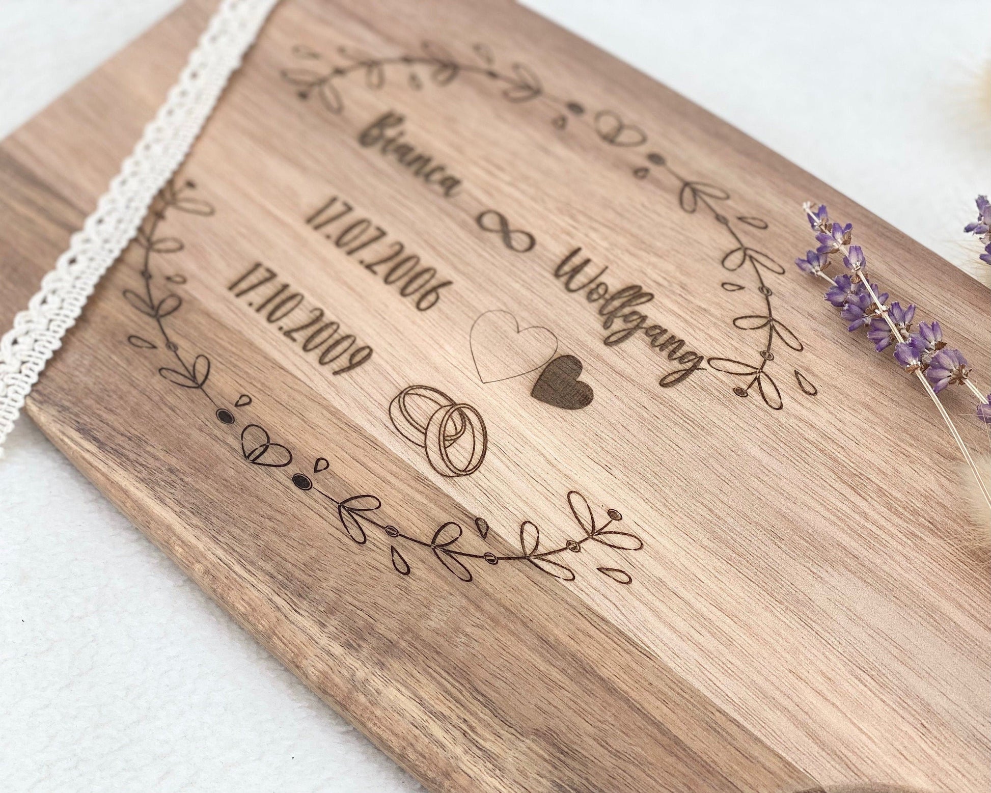 Hochzeitsgeschenk | Gravurschneidebrett | Jahrestag | personalisiert | Brotzeitbrett | personalisiertes Schneidebrett