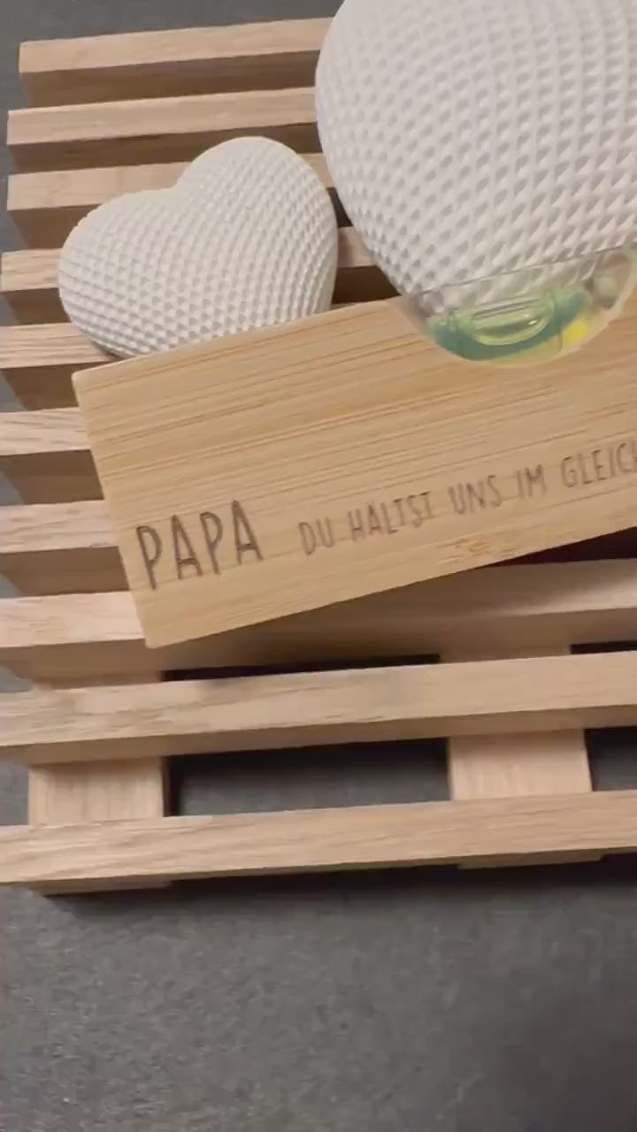 Personalisierte Wasserwaage mit Flaschenöffner für besondere Anlässe